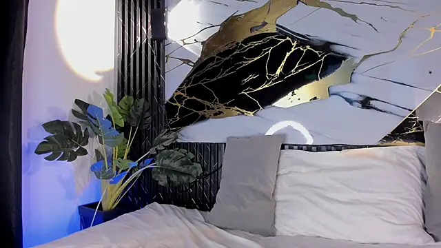 alivega  online show from 04/23/26, 07:27