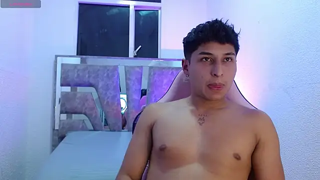 Snapshot of Nickyyho chatting on 12/01/25, 03:00 Nickyyho online show from 12/01/25, 03:00