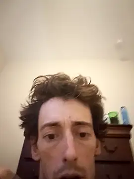 Snapshot of Queen4535t chatting on 12/14/25, 07:40 Queen4535t online show from 12/14/25, 07:40