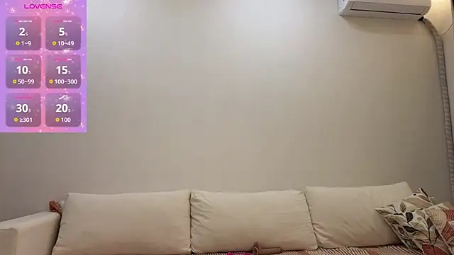 emiliblanc online show from 12/14/25, 08:02