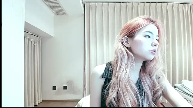 YOUyou-666 online show from 12/20/25, 12:23