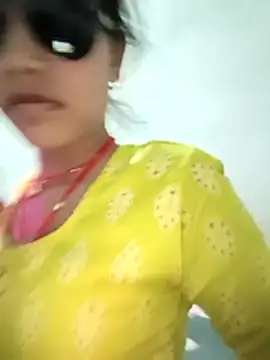 Snapshot of Salo_sexe chatting on 12/22/25, 04:04 Salo sexe online show from 12/22/25, 04:04