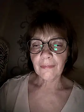 Snapshot of MichelleLove48 chatting on 03/15/26, 08:37 MichelleLove48 online show from 03/15/26, 08:37