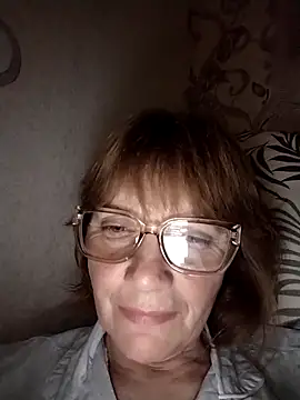 Snapshot of MichelleLove48 chatting on 04/29/26, 07:53 MichelleLove48 online show from 04/29/26, 07:53