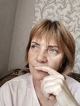 Snapshot of MichelleLove48 chatting on 06/11/26, 04:21 MichelleLove48 online show from 06/11/26, 04:21