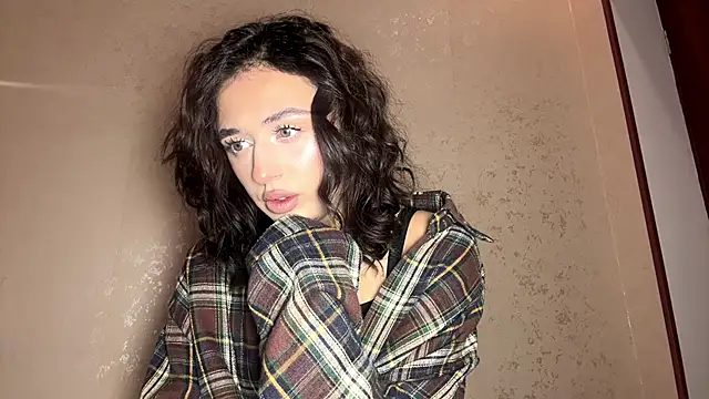 Snapshot of ParsedFix chatting on 12/15/25, 12:20 ParsedFix online show from 12/15/25, 12:20