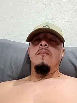 Snapshot of Lalin2323 chatting on 02/21/26, 11:28 Lalin2323 online show from 02/21/26, 11:28