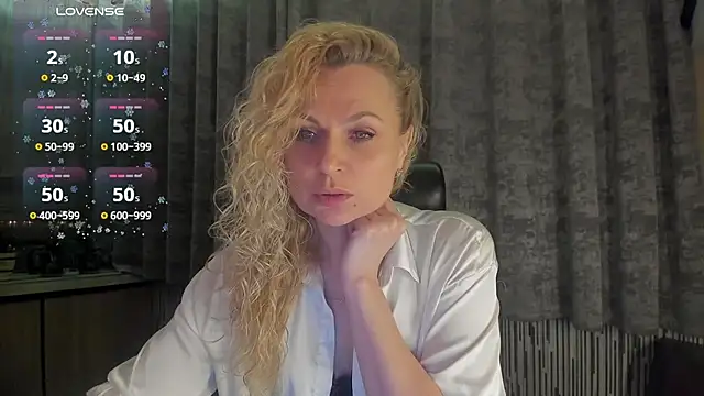 LanaLight x online show from 04/15/26, 08:31