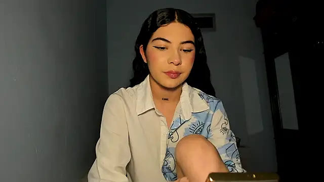 Snapshot of babycherry19 chatting on 12/03/25, 12:40 babycherry19 online show from 12/03/25, 12:40