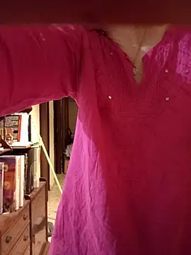 gatitachula93 online show from 03/23/26, 08:24