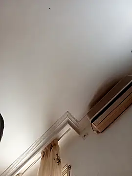 gatitachula93 online show from 04/12/26, 12:54