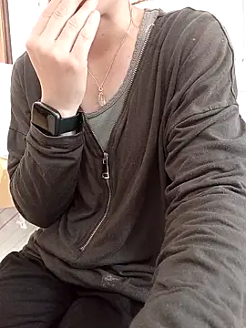 gatitachula93 online show from 04/15/26, 12:23