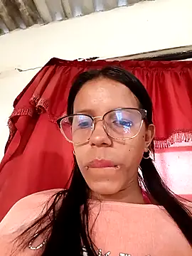 Snapshot of Dirty_She_Wolf chatting on 12/03/25, 02:04 Dirty She Wolf online show from 12/03/25, 02:04