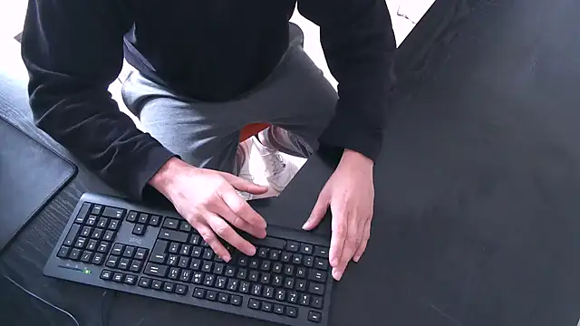 Snapshot of TRESBONNEBITE chatting on 12/18/25, 02:34 TRESBONNEBITE online show from 12/18/25, 02:34