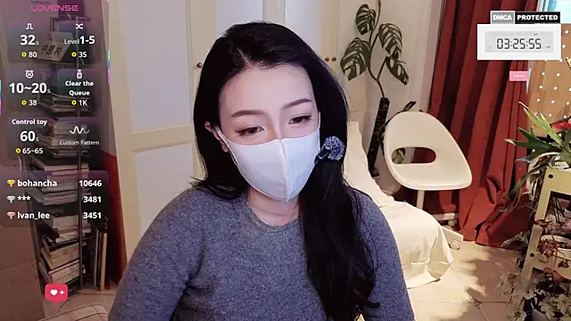 nayomi 34f online show from 04/11/26, 07:24