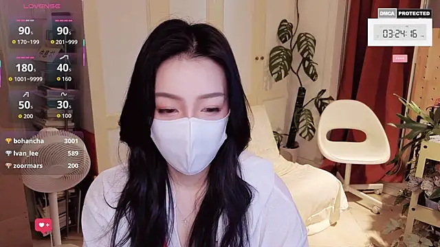 nayomi 34f online show from 04/24/26, 07:22