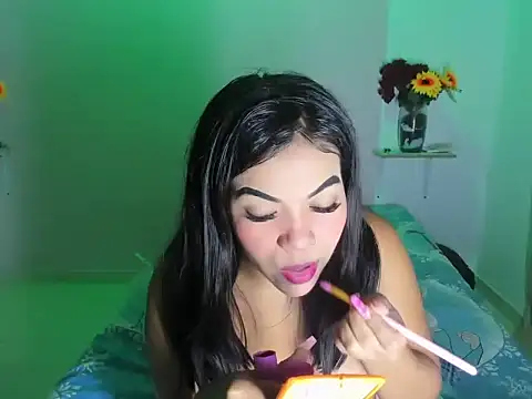 18teenssexy online show from 12/19/25, 12:01