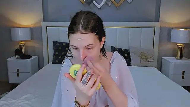 YONA WINK online show from 02/09/26, 08:46