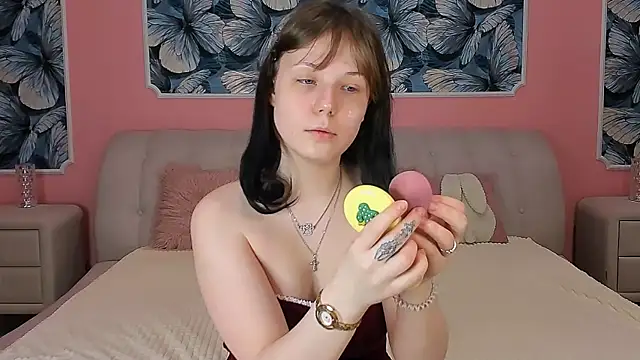 YONA WINK online show from 03/06/26, 09:00