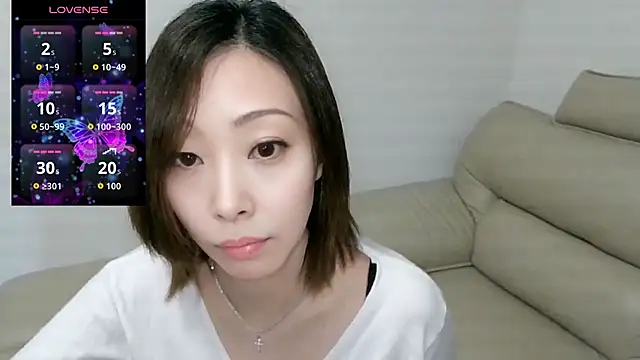 Snapshot of yuis2 chatting on 02/21/26, 12:39 yuis2 online show from 02/21/26, 12:39