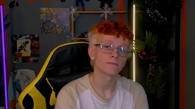 Snapshot of Ethan_Miltons chatting on 12/17/25, 10:10 Ethan Miltons online show from 12/17/25, 10:10