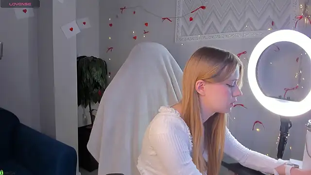 Victori Fox online show from 04/24/26, 12:02