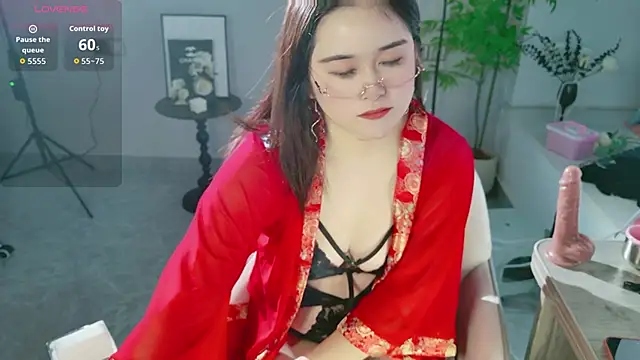 Snapshot of mengjing77 chatting on 12/14/25, 03:17 mengjing77 online show from 12/14/25, 03:17