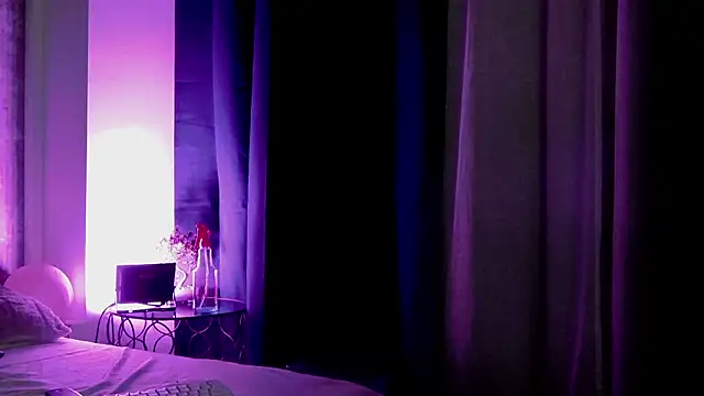 Snapshot of LucyRayy chatting on 02/28/26, 07:48 LucyRayy online show from 02/28/26, 07:48