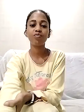 Snapshot of IndianSativa2 chatting on 12/14/25, 12:05 IndianSativa2 online show from 12/14/25, 12:05