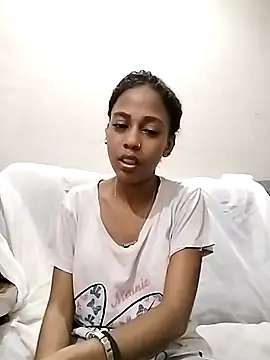 Snapshot of IndianSativa2 chatting on 12/15/25, 10:58 IndianSativa2 online show from 12/15/25, 10:58