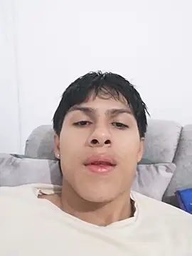 Snapshot of StormLuxX chatting on 01/17/26, 01:32 StormLuxX online show from 01/17/26, 01:32