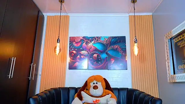 Snapshot of StormLuxX chatting on 02/14/26, 12:46 StormLuxX online show from 02/14/26, 12:46