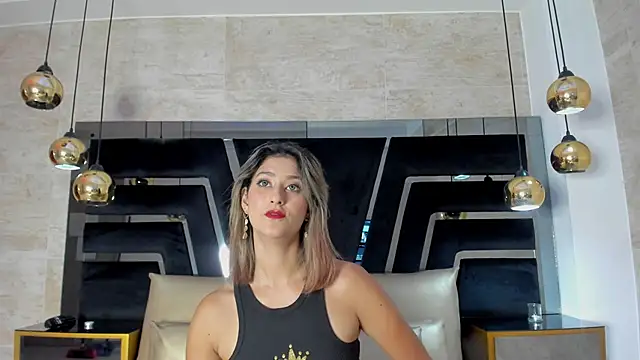 JulietaWales online show from 12/18/25, 11:49