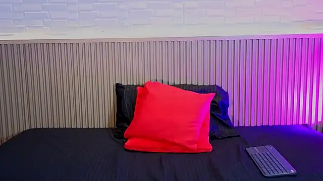 Snapshot of EmyVega chatting on 02/27/26, 11:27 EmyVega online show from 02/27/26, 11:27