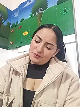 MisNicol online show from 02/05/26, 02:43