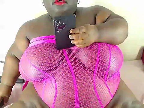 Snapshot of NAUGHTY_MIDGET30 chatting on 06/04/26, 08:20 NAUGHTY MIDGET30 online show from 06/04/26, 08:20