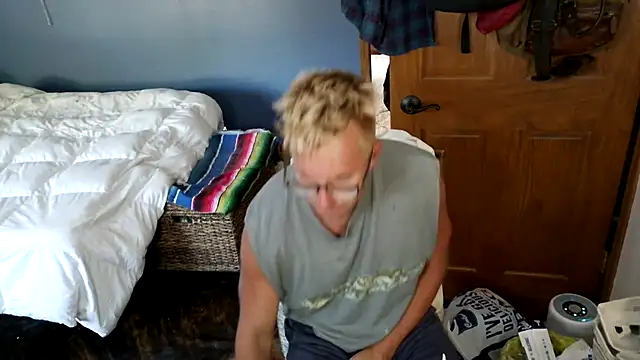 Snapshot of SpunRedneck chatting on 07/07/26, 11:42 SpunRedneck online show from 07/07/26, 11:42