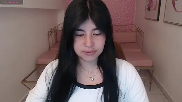 Nina harpper  online show from 12/19/25, 01:40