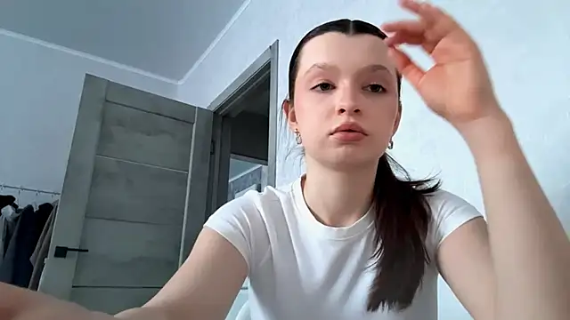 Snapshot of EllieBerrie chatting on 02/10/26, 01:15 EllieBerrie online show from 02/10/26, 01:15