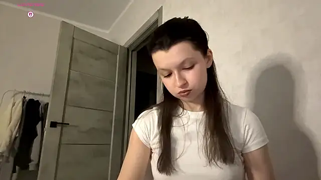 Snapshot of EllieBerrie chatting on 02/24/26, 02:48 EllieBerrie online show from 02/24/26, 02:48