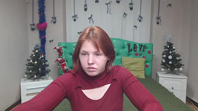 Snapshot of EvelinaRedfox chatting on 12/16/25, 06:07 EvelinaRedfox online show from 12/16/25, 06:07