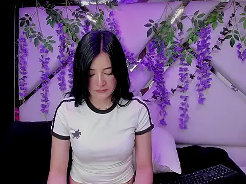 Snapshot of liinzy_rouse69 chatting on 01/14/26, 02:55 liinzy rouse69 online show from 01/14/26, 02:55