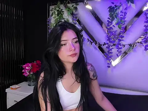 Snapshot of liinzy_rouse69 chatting on 02/21/26, 03:02 liinzy rouse69 online show from 02/21/26, 03:02