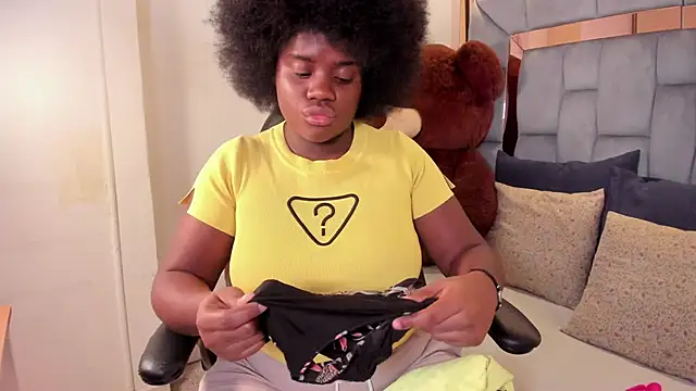 liarosee11 online show from 12/14/25, 02:28