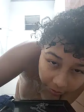 Snapshot of gabriette chatting on 12/02/25, 12:49 gabriette online show from 12/02/25, 12:49