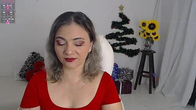 Snapshot of Katiana80 chatting on 12/17/25, 12:00 Katiana80 online show from 12/17/25, 12:00