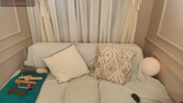 Sarah rossi  online show from 01/17/26, 07:50