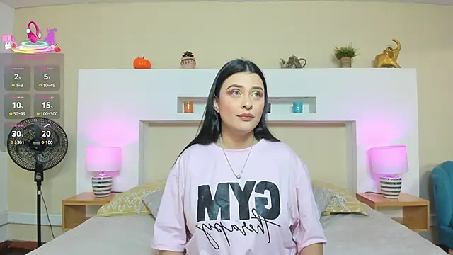 Snapshot of AnikaRomanoff_ chatting on 12/15/25, 11:25 AnikaRomanoff online show from 12/15/25, 11:25