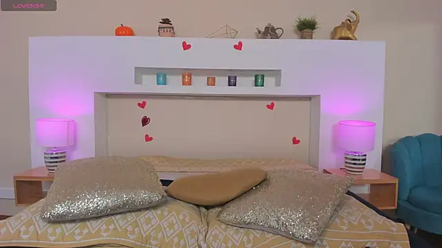 AnikaRomanoff  online show from 04/23/26, 12:29