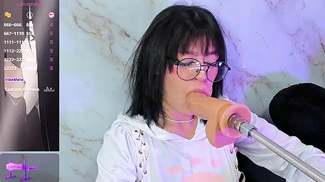 sofia shadow  online show from 03/26/26, 03:23